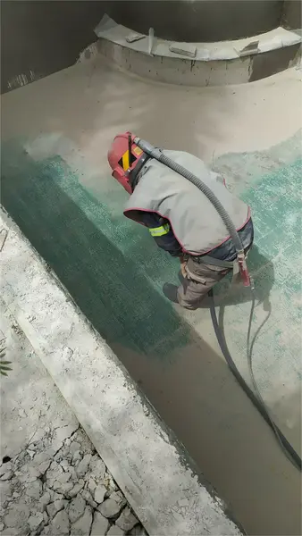 Arenado-piscina-obra